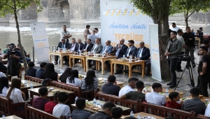 AK Parti'li Kurtulmuş Diyarbakır'da gençlerle buluştu: