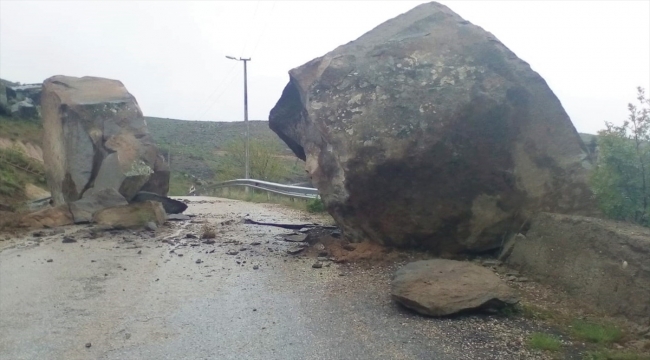 Aksaray'da sağanak, Ihlara Vadisi çıkışında kaya düşmesine neden oldu