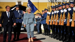 Almanya Savunma Bakanı Lambrecht Bosna Hersek'i ziyaret etti