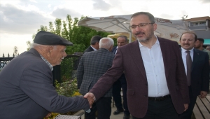 Bakan Kasapoğlu, Şırnak'ta esnaf ve vatandaşlarla bir araya geldi