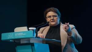 Bakan Yanık, 1. Uluslararası Aile Sempozyumu'nda konuştu: