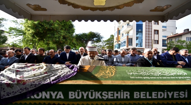 Bakanlar Soylu ve Kurum, Niğde'deki kazada ölen öğrencinin cenazesine katıldı