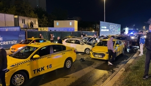 Beşiktaş'ta zincirleme trafik kazasında 2 kişi yaralandı