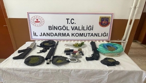 Bingöl'de silah, mühimmat ve uyuşturucu ele geçirildi
