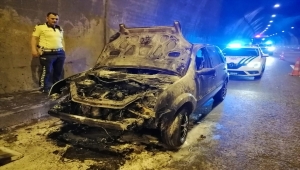 Bolu Dağı Tüneli'nde alev alan otomobil kullanılamaz hale geldi
