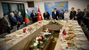 Bulgaristan Başbakanı Petkov, Türk iş insanları ile buluştu: