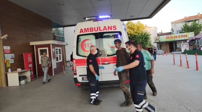 Bursa'da mobilya fabrikasındaki makinenin patlaması sonucu 2 kişi yaralandı
