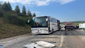 Bursa'da tırın otobüse çarpması sonucu 1 kişi öldü, 6 kişi yaralandı