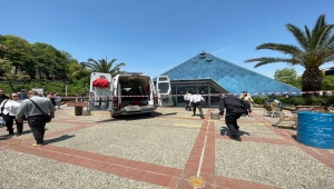 Bursa'daki AVM'de, bir mağazada çökme meydana geldi