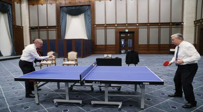 Cumhurbaşkanı Erdoğan ve Kazakistan Cumhurbaşkanı Tokayev masa tenisi oynadı