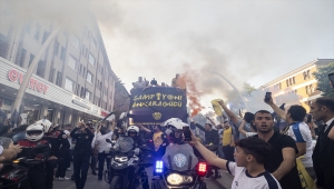 Cumhurbaşkanı Yardımcısı Oktay, MKE Ankaragücü'nün şampiyonluk kutlamasına katıldı: