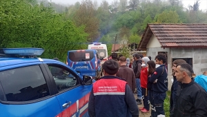 Düzce'de bir kişi eşini silahla öldürdü, çocuğunu yaraladı