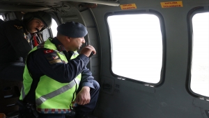 Erzurum'da jandarmadan helikopterli bayram trafiği denetimi