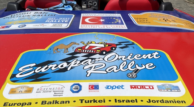 Europa-Orient/Doğu-Batı Dostluk ve Barış Rallisi'de yarışacak Türk takımı Brüksel'den yola çıktı