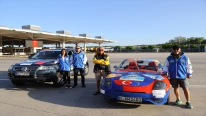 Europa-Orient/Doğu-Batı Dostluk ve Barış Rallisi'nde yarışan Türk takımı yurda girdi