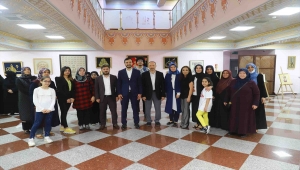 Filografi tekniğiyle 50 bin çivi kullanarak Esmaül Hüsna tablosu hazırladı