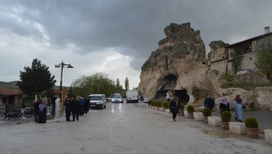 Frigya'daki esnaf turist yoğunluğundan memnun