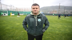 Giresunspor Teknik Direktörü Hakan Keleş: "Sendelesek de ayağa kalkmasını bildik"