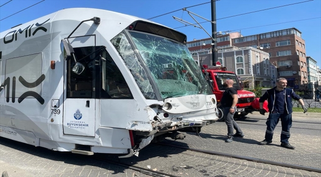GÜNCELLEME - Fatih'te tramvay ile İETT otobüsü çarpıştı