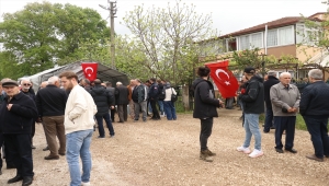 GÜNCELLEME - Şehit Talha Bahadır'ın evi bayraklarla donatıldı