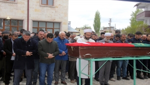 GÜNCELLEME - Sivas'ta devrilen itfaiye aracının sürücüsü öldü