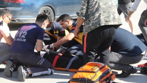 Hatay'da otomobille motosikletin çarpışması sonucu iki kişi yaralandı