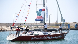 İklim değişikliğine dikkati çekmek için yelken açan denizciler, Mersin'e ulaştı