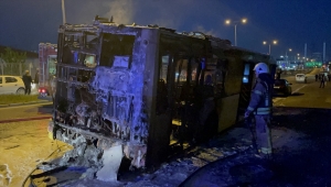 İstanbul'da İETT otobüsü yandı