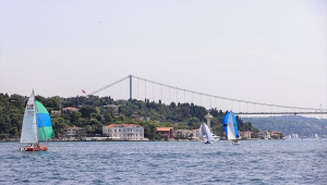 İstanbul'un fethi anısına İstanbul Boğazı'nda tekne ve bot yarışları yapıldı