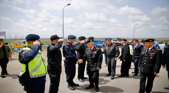 Jandarma Genel Komutanı Orgeneral Çetin, Eskişehir'de denetimlere katıldı: