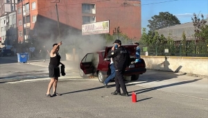 Karabük'te seyir halindeki otomobil yandı