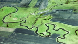 Kars'ta oluşan menderesler helikopterden görüntülendi