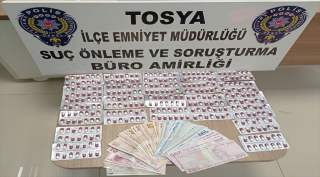 Kastamonu'da uyuşturucu operasyonlarında yakalanan 3 zanlı tutuklandı