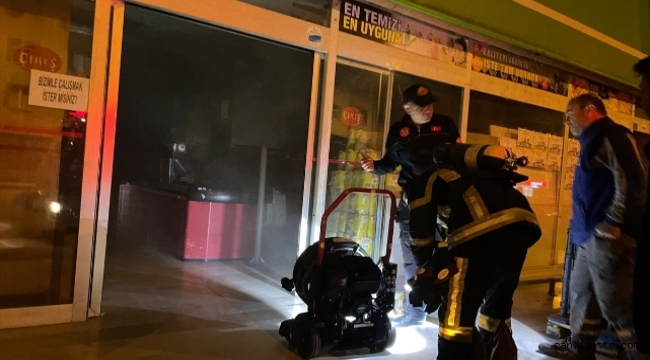 Kayseri'de eski iş yerine hırsızlık için girdi marketi yaktı