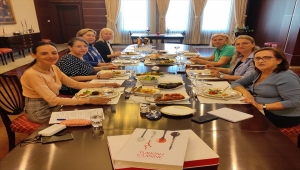 Kazakistan'da "Asırlık Tariflerle Türk Mutfağı" kitabı tanıtıldı