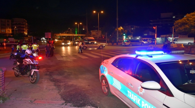 Kırıkkale'de ehliyetsiz sürücünün motosikletiyle çarptığı iki polis yaralandı