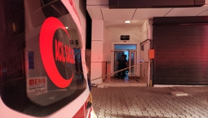 Küçükçekmece'de asansör kabininin üstünde sıkışan kişi öldü