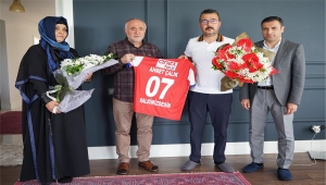 Kulüp başkanlarından Ahmet Çalık'ın annesine "Anneler Günü" ziyareti