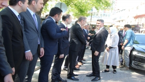 Malatya'dan Isparta'ya atanan Vali Aydın Baruş vatandaşlarla vedalaştı:
