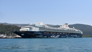 Malta bayraklı kruvaziyer "Mein Schiff Herz" Marmaris'e geldi