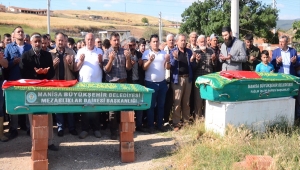 Manisa'da girdikleri gölette boğulan ikizler defnedildi