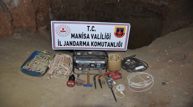 Manisa'da Lidya kral mezarlarında kaçak kazı yapan 6 kişi suçüstü yakalandı