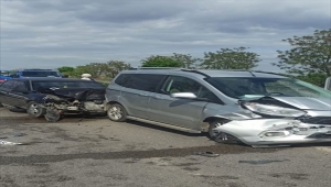 Manisa'da zincirleme trafik kazasında 5 kişi yaralandı
