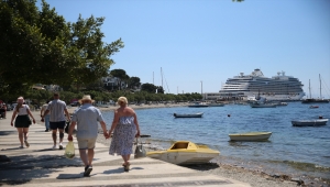 Marshall Adaları bayraklı kruvaziyer Seven Seas Explorer Bodrum'a geldi