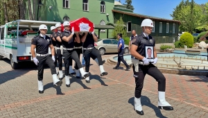 Mersin'deki trafik kazasında ölen polisin cenazesi Adana'da defnedildi