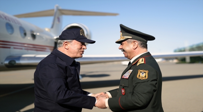 Milli Savunma Bakanı Akar'a Azerbaycan'da "mehter" sürprizi