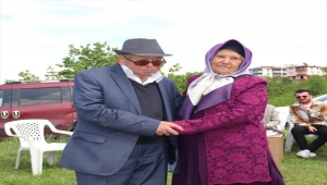 Ordu'da 50 torunları olan çift, birlikteliklerinin 75. yılında nikah tazeledi