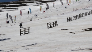 Palandöken'in zirvesinde babalara özel etkinlik düzenlendi 