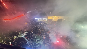 Sakaryaspor şampiyonluğu kutluyor