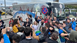 Şampiyon basketbolcular Rize'de coşkuyla karşılandı